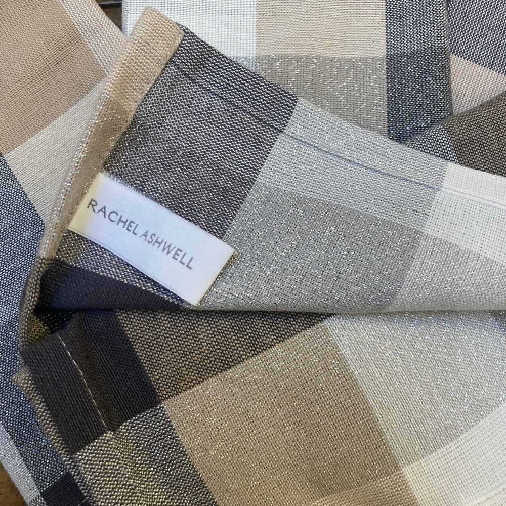 Rachel Ashwell Plaid Cloth Napkins Set of 4 New - Picture 5 of 7